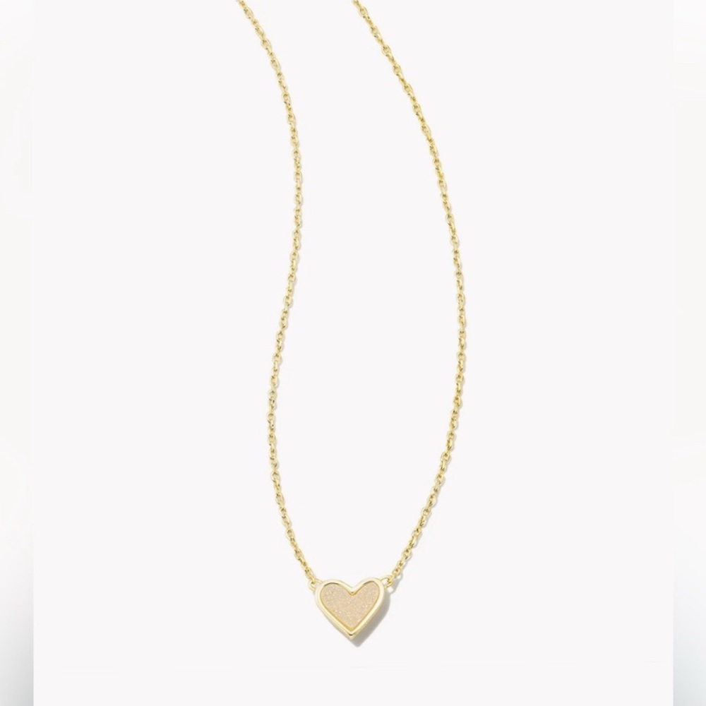 Kendra Scott Framed Ari Heart Gold Short Pendant Necklace in White NEW - Picture 3 of 7